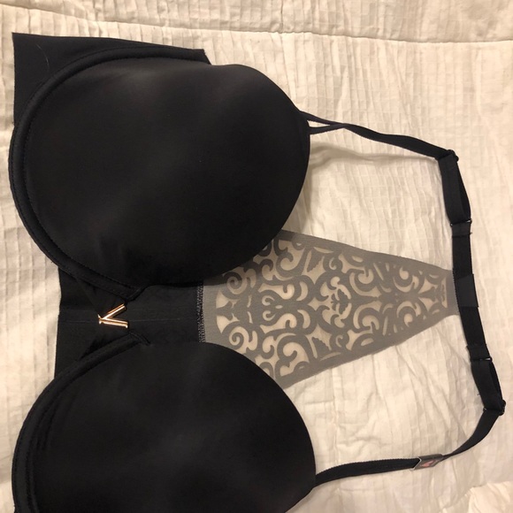 36DD Victoria Secret Bra - Picture 2 of 6